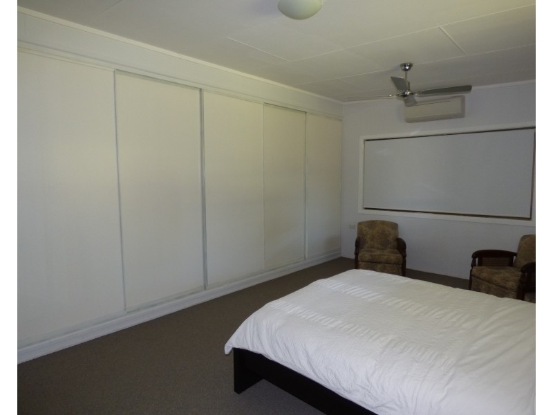 16 Victoria Street, St George QLD 4487