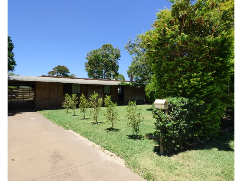 16 Victoria Street, St George QLD 4487