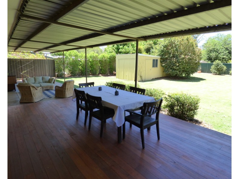 16 Victoria Street, St George QLD 4487