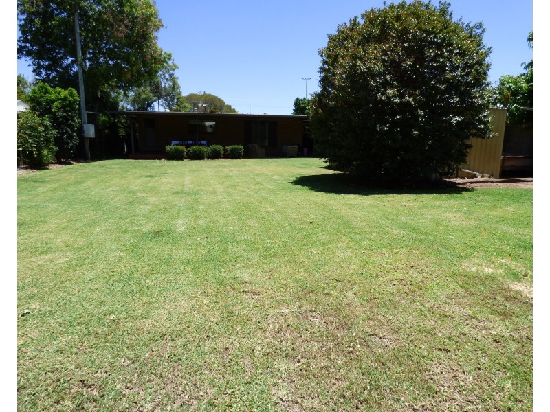 16 Victoria Street, St George QLD 4487