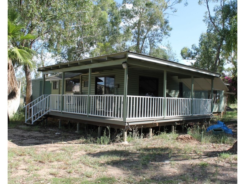 2/180 Bundoran Road, St George QLD 4487