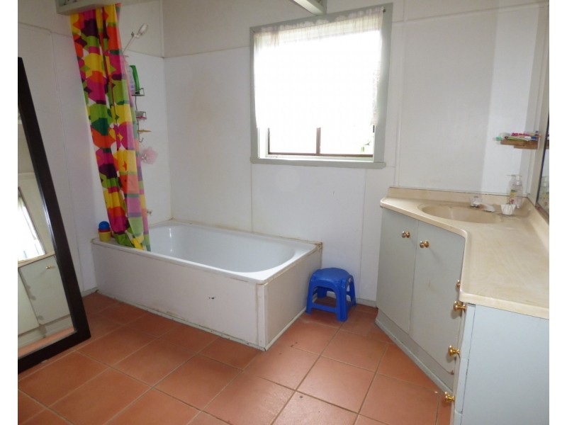 74 Alfred Street, St George QLD 4487