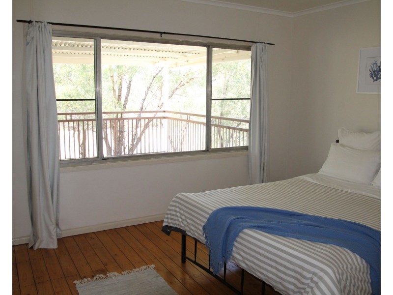 117 WHYENBAH Road, St George QLD 4487