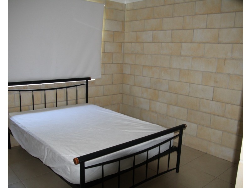 Unit 2, 1 Taylor Street, St George QLD 4487