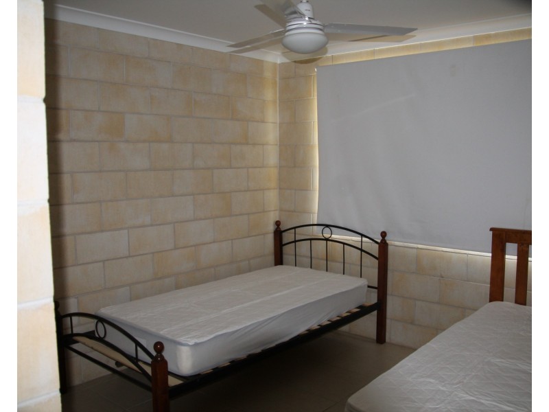 Unit 2, 1 Taylor Street, St George QLD 4487