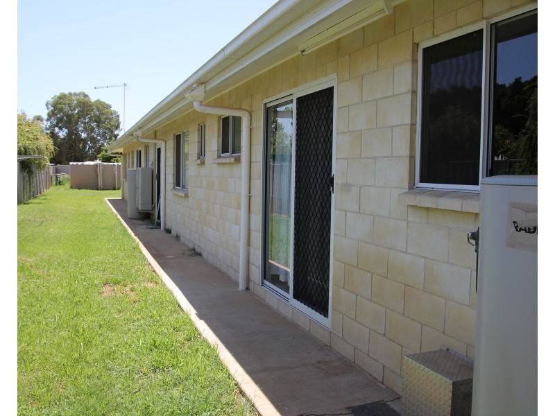 Unit 2, 1 Taylor Street, St George QLD 4487