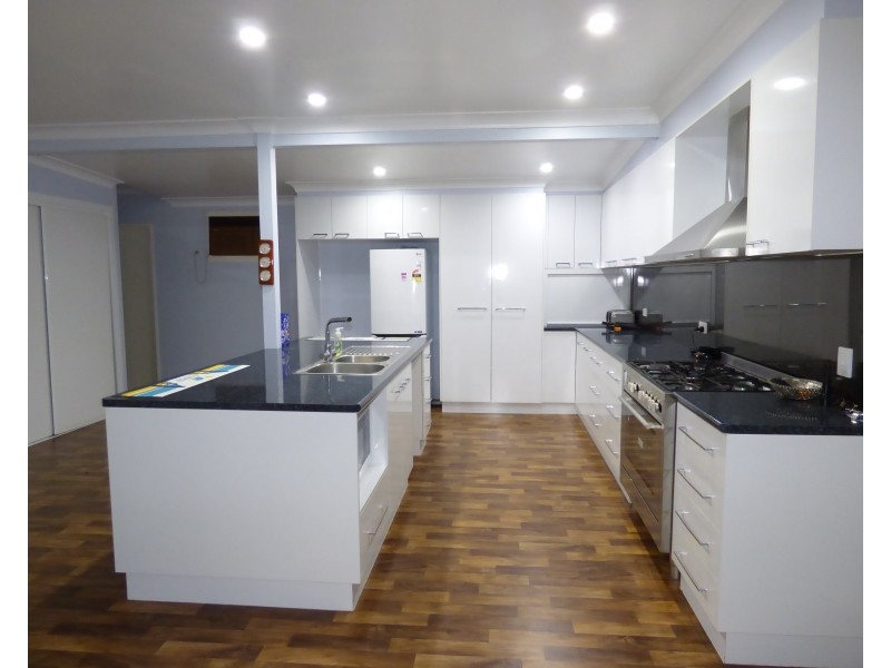 75 Church Street, St George QLD 4487