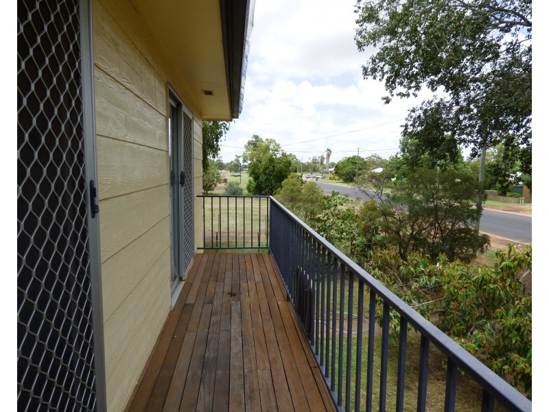 75 Church Street, St George QLD 4487