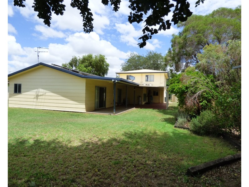 75 Church Street, St George QLD 4487