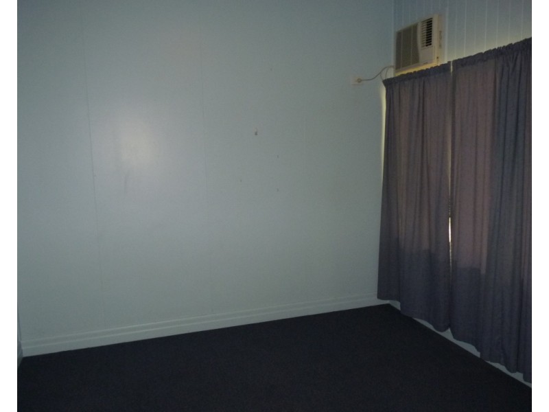 4 Hume Street, St George QLD 4487