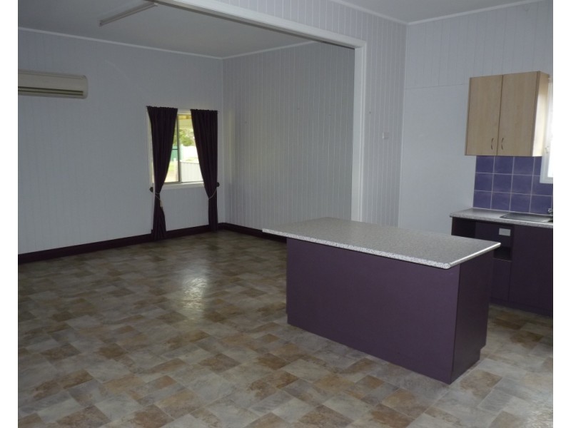 4 Hume Street, St George QLD 4487