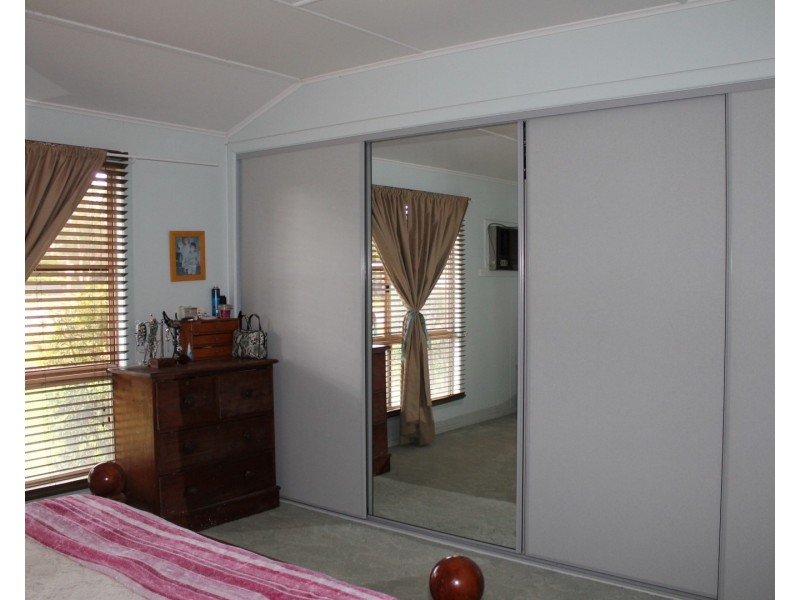 11 Hutt Street, St George QLD 4487