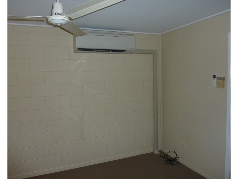 Unit 2, 18 ALFRED Street, St George QLD 4487