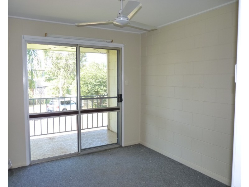 Unit 2, 18 ALFRED Street, St George QLD 4487