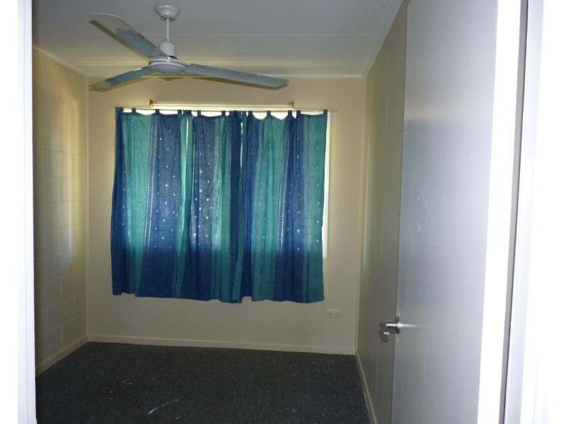Unit 2, 18 ALFRED Street, St George QLD 4487