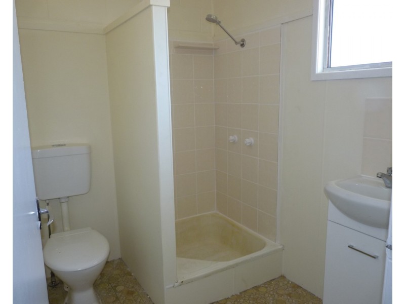 Unit 2, 18 ALFRED Street, St George QLD 4487