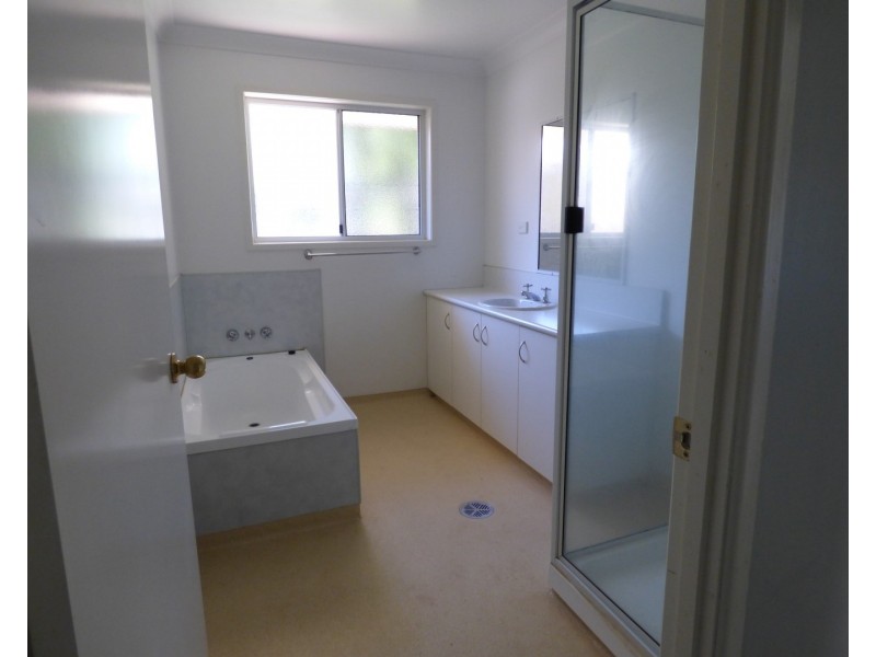 13 George Street, Bollon QLD 4488