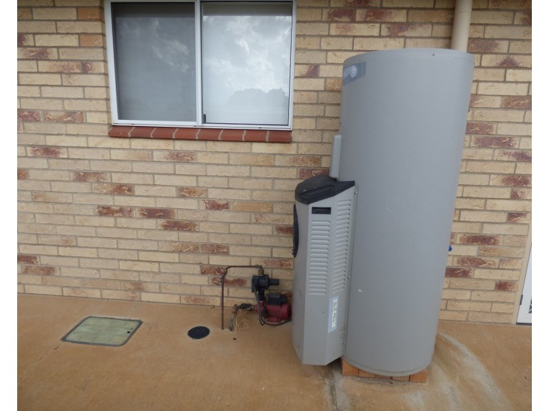 2 Taylor Street, St George QLD 4487