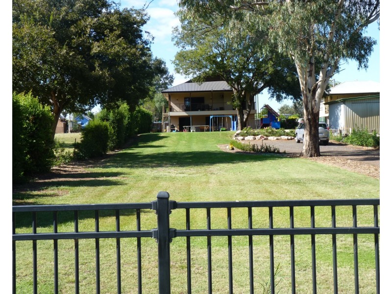 180 St Georges Terrace, St George QLD 4487