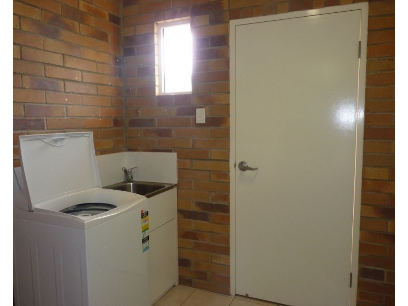 Unit 2, 2 Taylor Street, St George QLD 4487