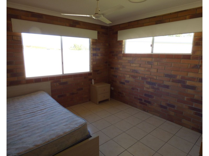 Unit 3, 2 Taylor Street, St George QLD 4487