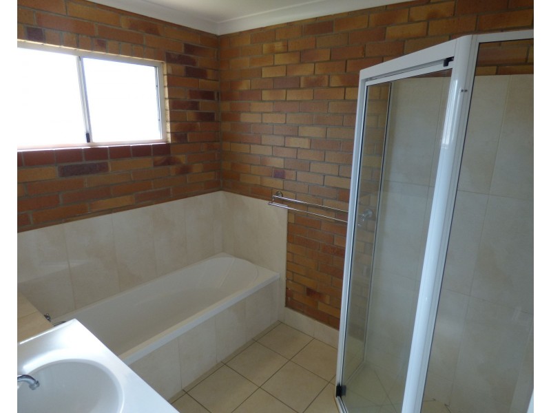 Unit 3, 2 Taylor Street, St George QLD 4487