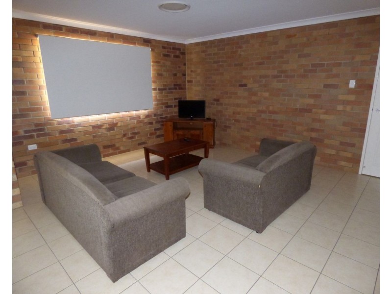 Unit 1, 2 Taylor Street, St George QLD 4487