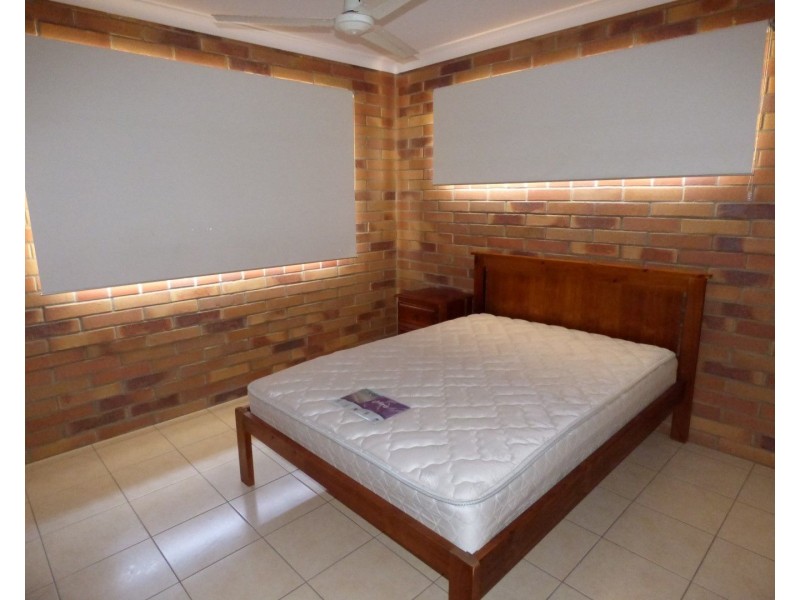 Unit 1, 2 Taylor Street, St George QLD 4487