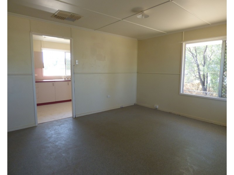18 Lignum Avenue, Dirranbandi QLD 4486