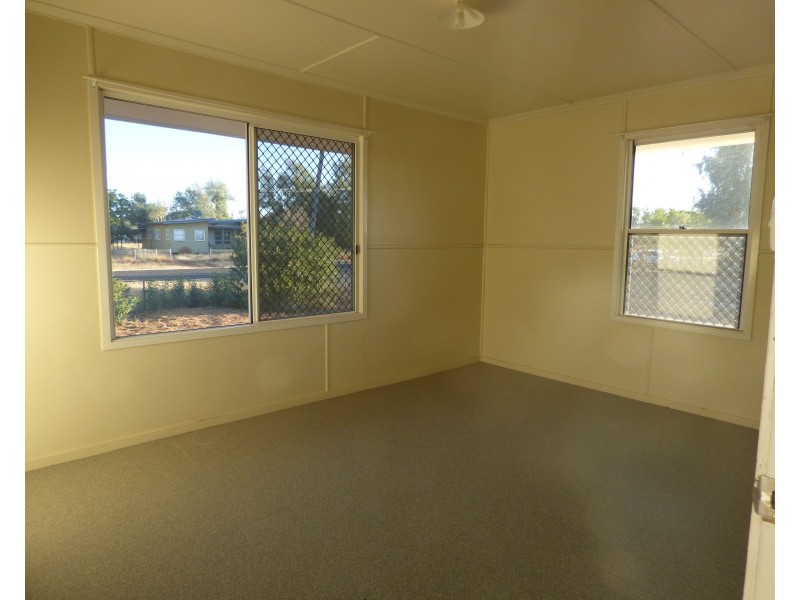 18 Lignum Avenue, Dirranbandi QLD 4486