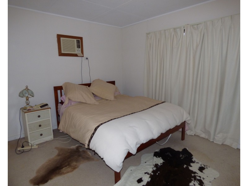 6-8 Logan Lane, St George QLD 4487