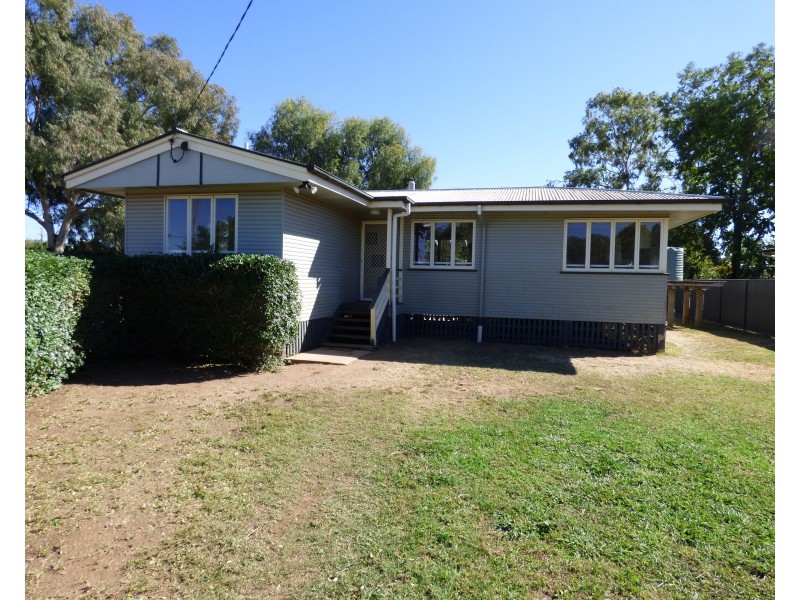 12 Robert Street, St George QLD 4487