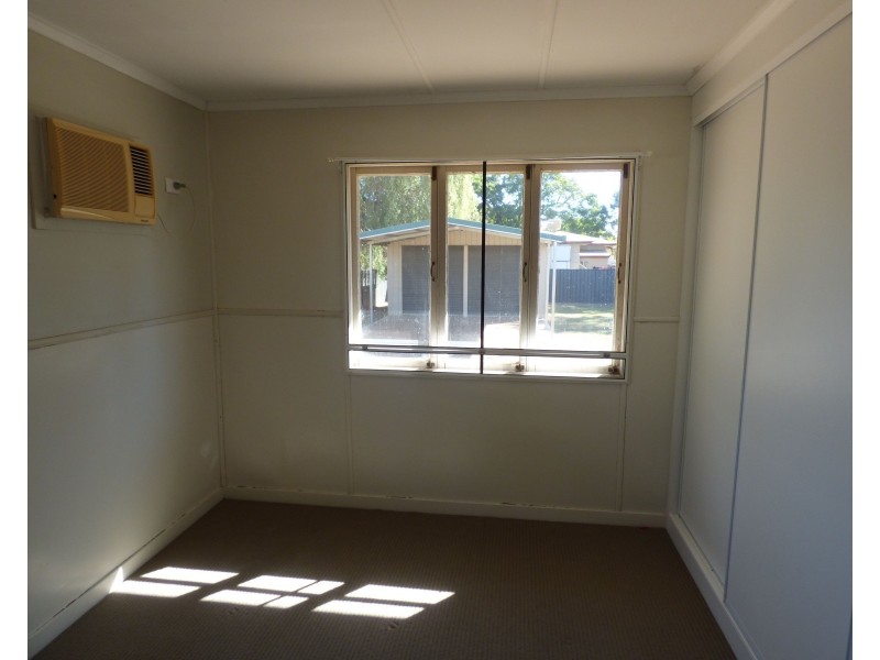 12 Robert Street, St George QLD 4487
