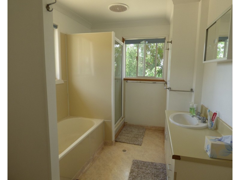 75 Church Street, St George QLD 4487