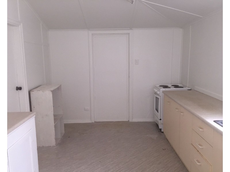 6 Wattle Drive, St George QLD 4487