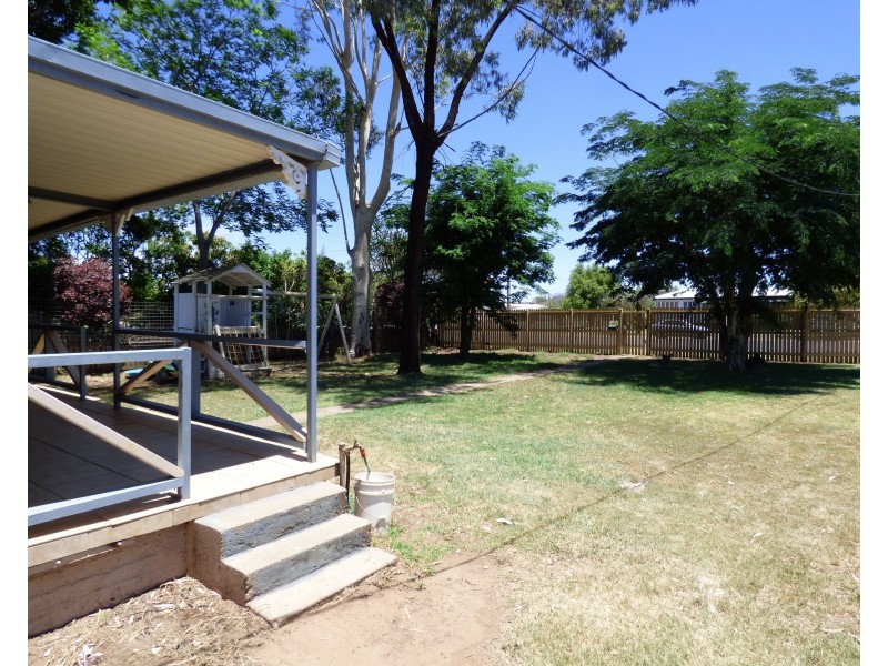 74 Alfred Street, St George QLD 4487