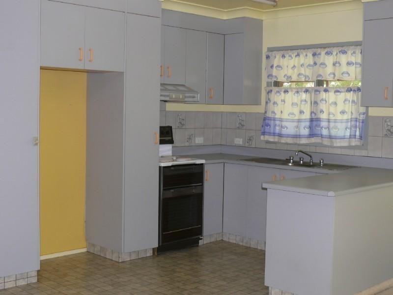 136 Victoria Street, St George QLD 4487