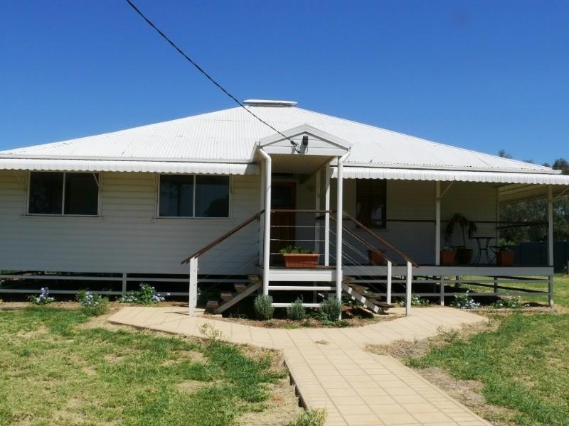 289-291 Alfred Street, St George QLD 4487