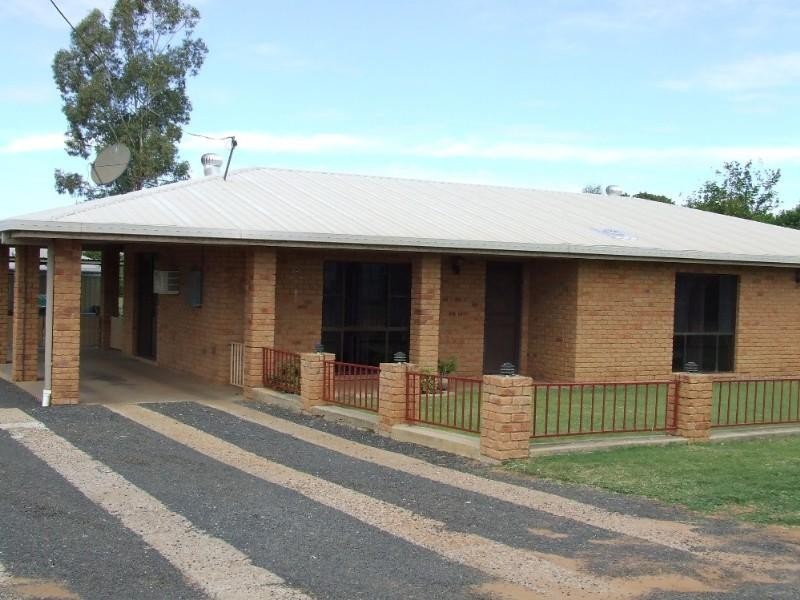 10 Hume Street, St George QLD 4487