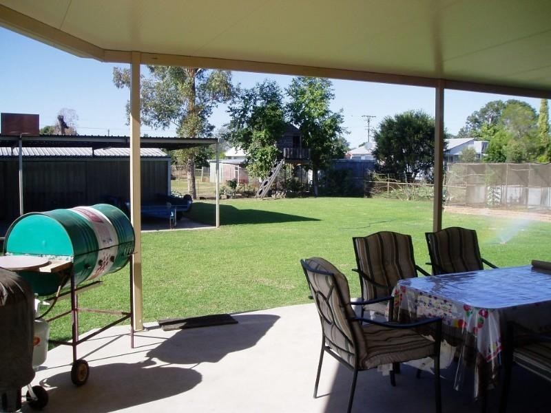 10 Hume Street, St George QLD 4487