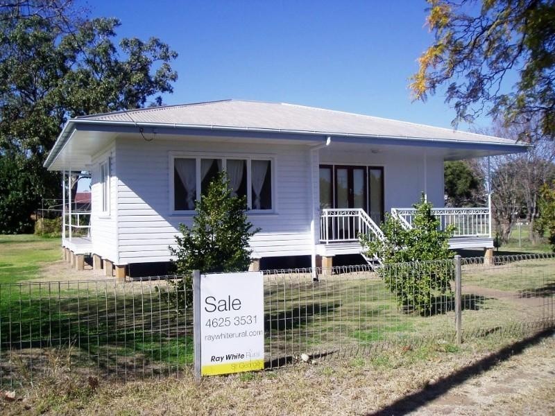 90 Alfred Street, St George QLD 4487