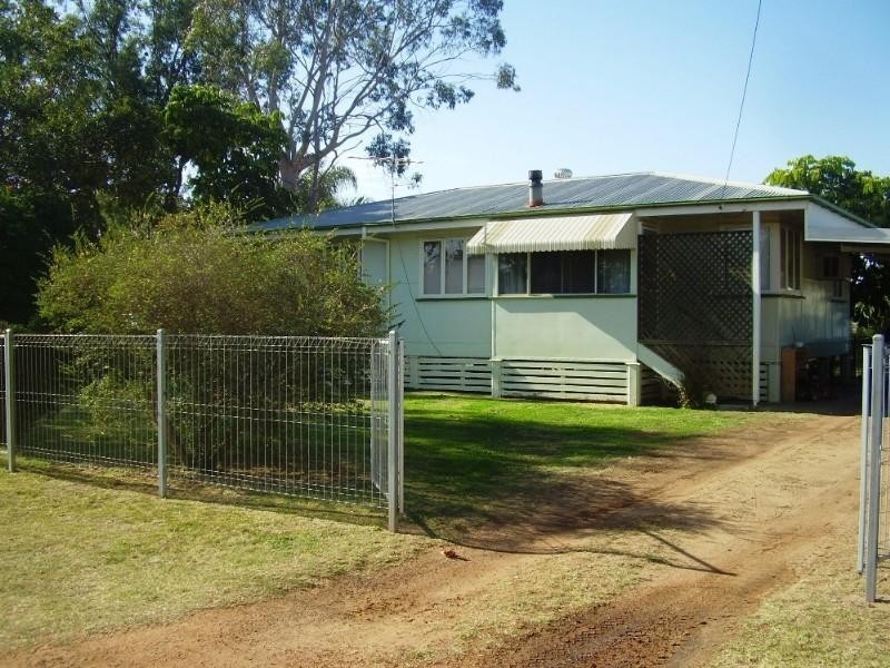 2 Anne Street, St George QLD 4487