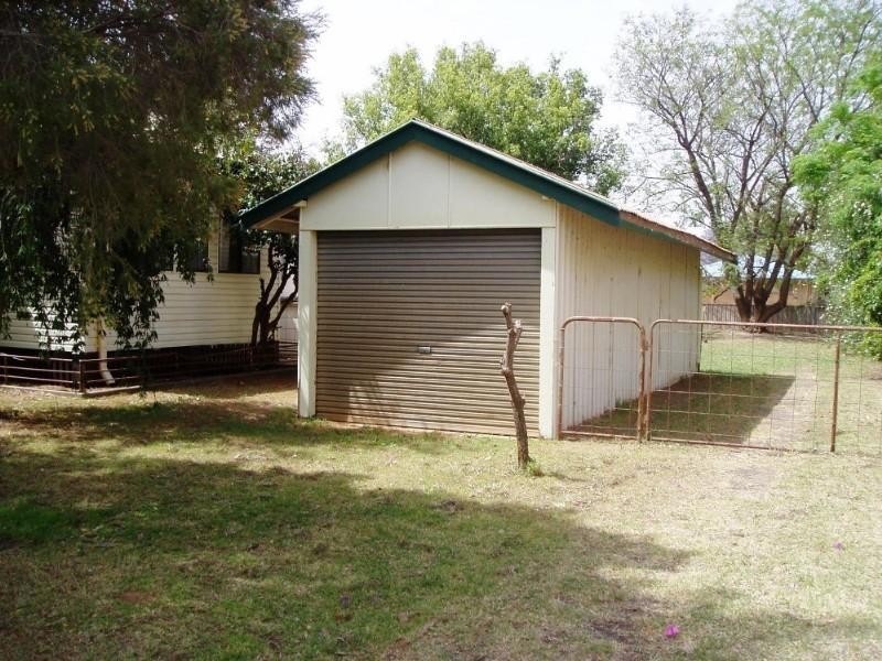 73 Grey Street, St George QLD 4487