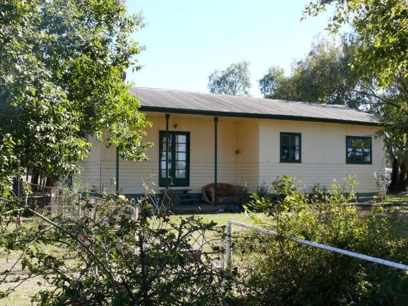 1 Thallon Road, St George QLD 4487