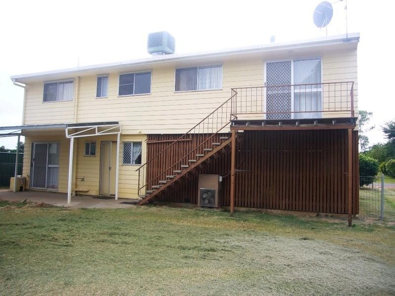 14 Elizabeth Street, St George QLD 4487