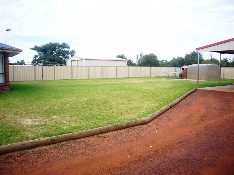 12 Taylor Street, St George QLD 4487