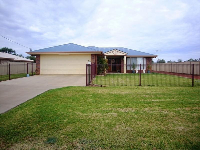 12 Taylor Street, St George QLD 4487