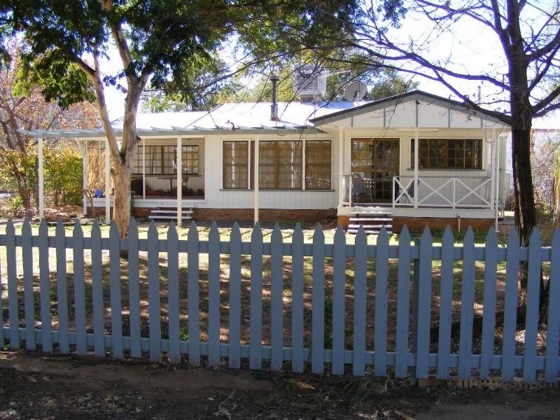 19 Balonne Street, St George QLD 4487