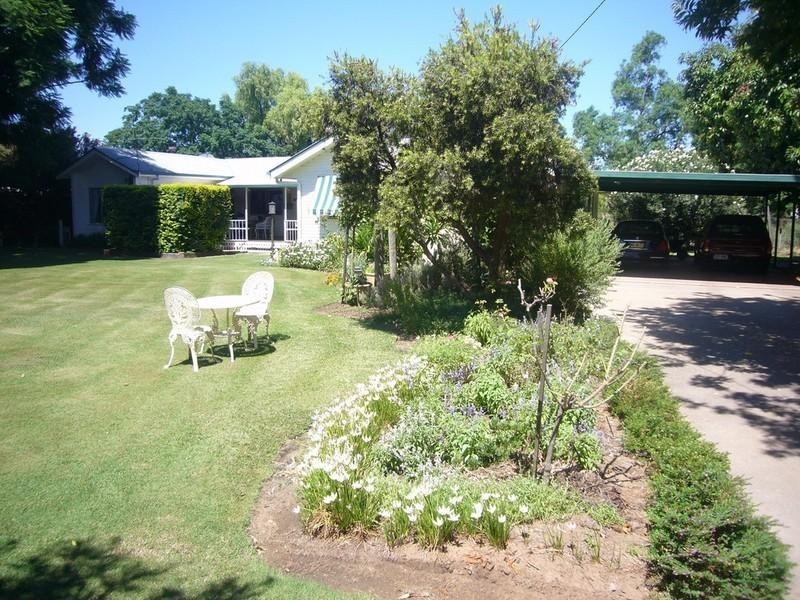 10 Church Street, St George QLD 4487