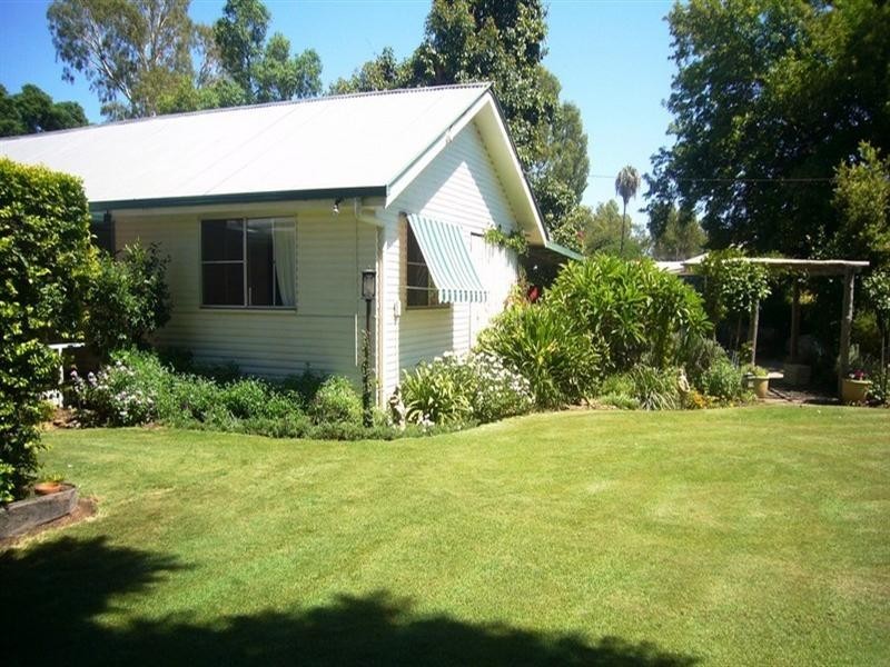 10 Church Street, St George QLD 4487